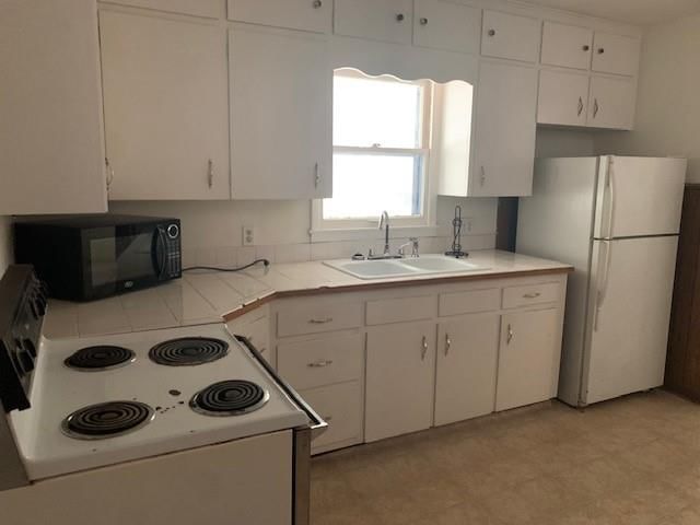 414 E 10th Street — photo 13