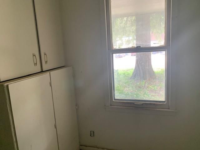 414 E 10th Street — photo 17