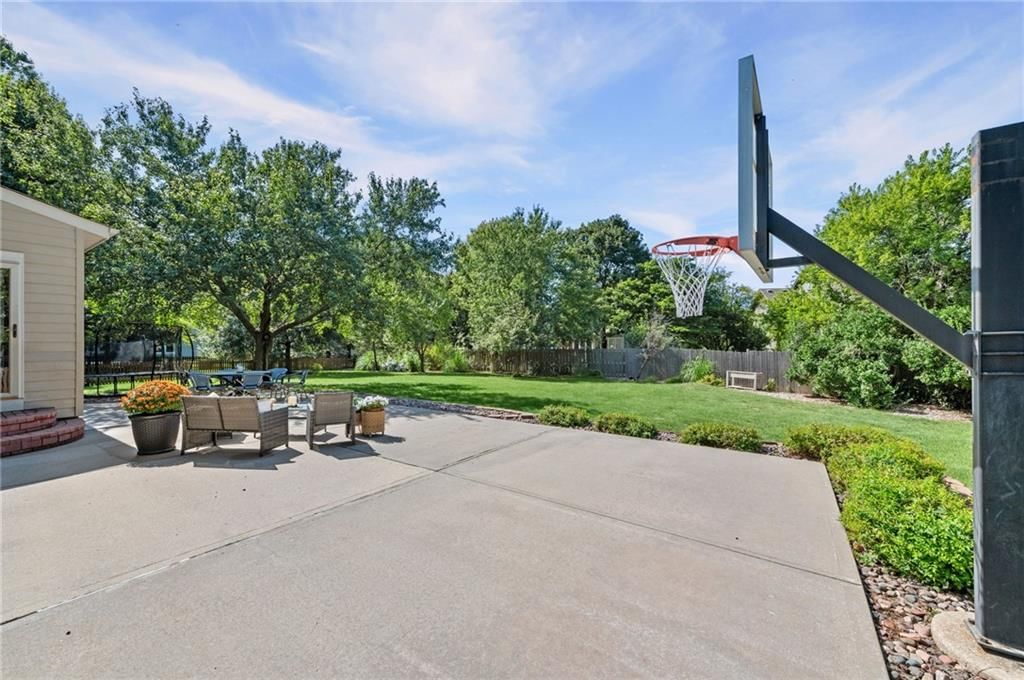 12860 Barton Street — photo 48