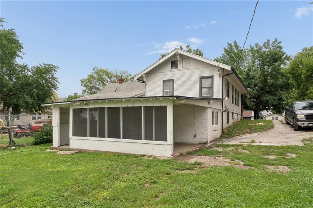 2034 Oakley Avenue — photo 4