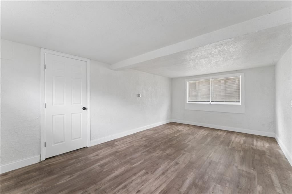 2034 Oakley Avenue — photo 10