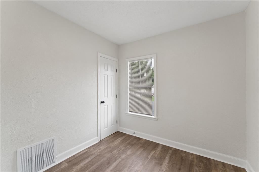 2034 Oakley Avenue — photo 14