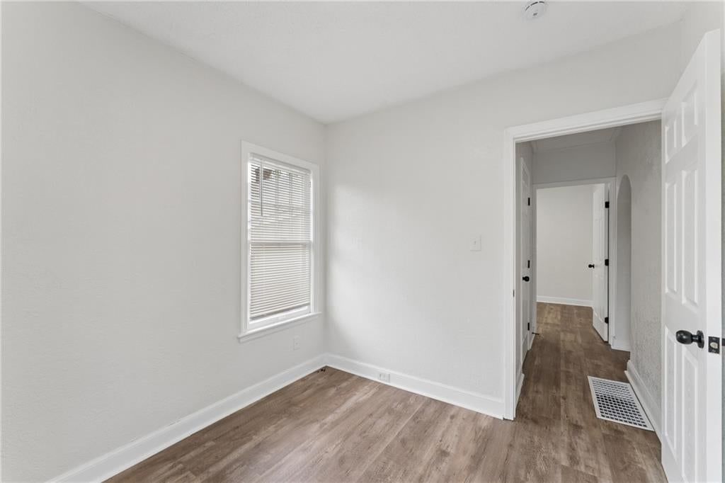 2034 Oakley Avenue — photo 16