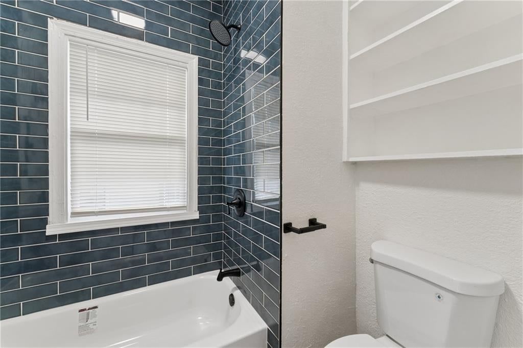 2034 Oakley Avenue — photo 18