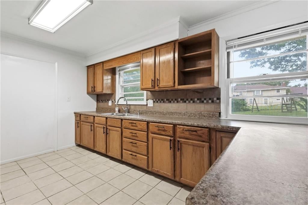 10936 Myrtle Avenue — photo 7