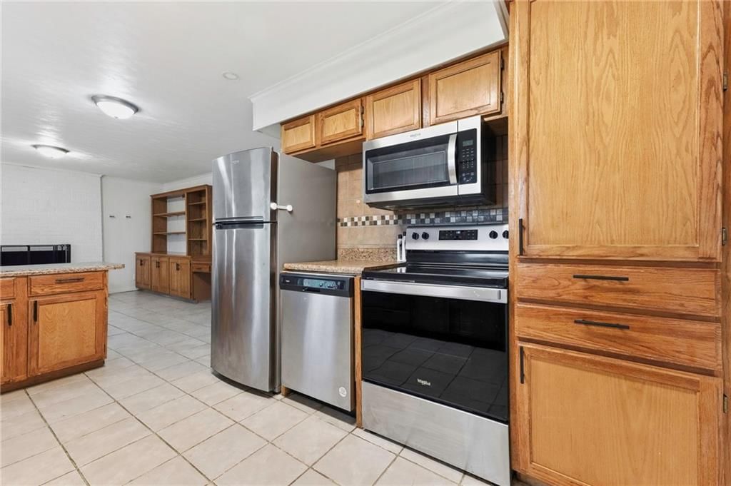 10936 Myrtle Avenue — photo 8