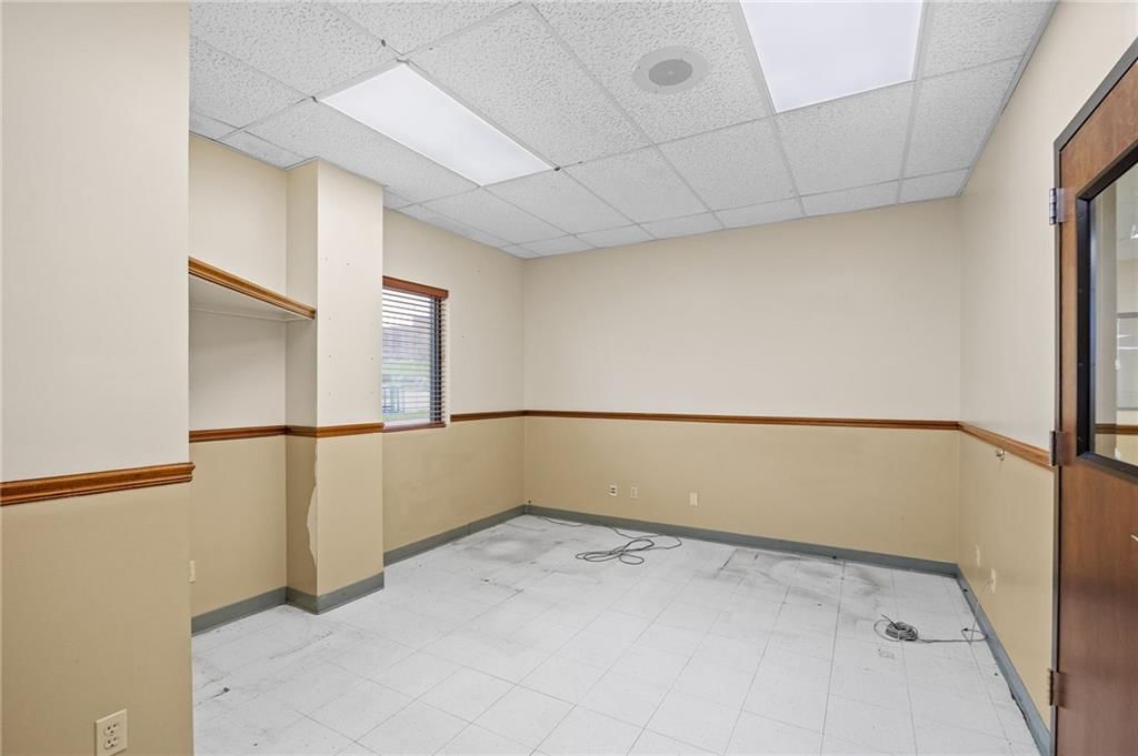 1602 N Woodbine Road — photo 17