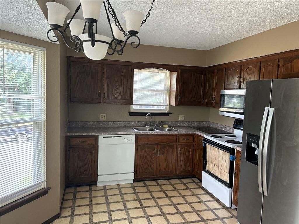 17405 E 41st Terrace — photo 5