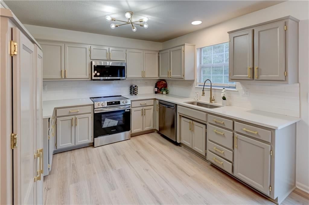 900 SW Daney Drive — photo 9