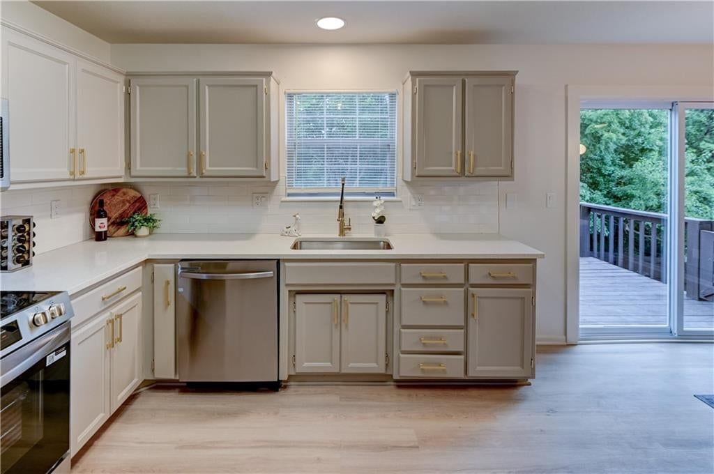 900 SW Daney Drive — photo 10