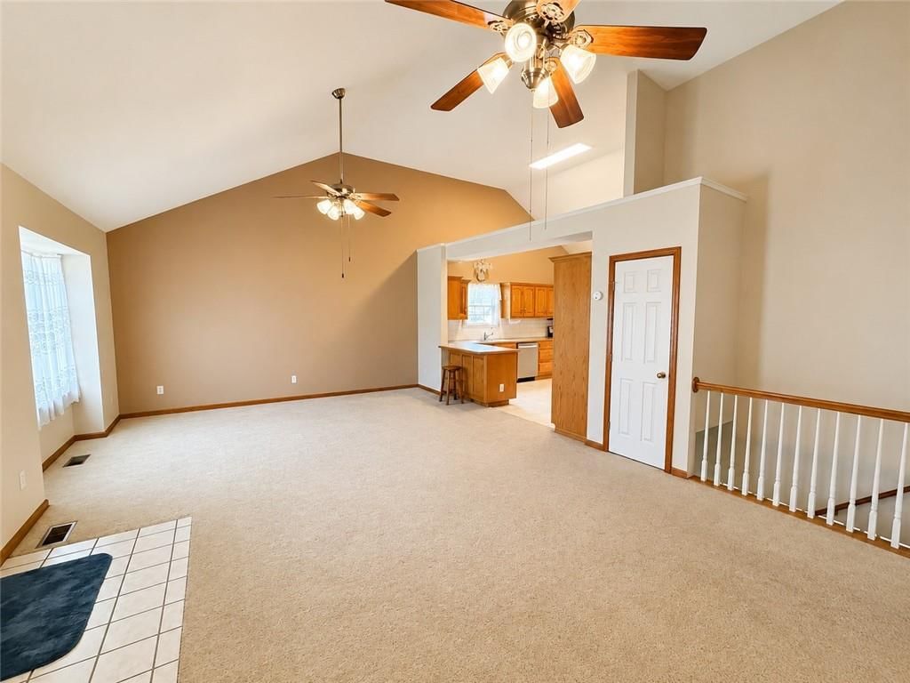 809 SW Graystone Drive — photo 4