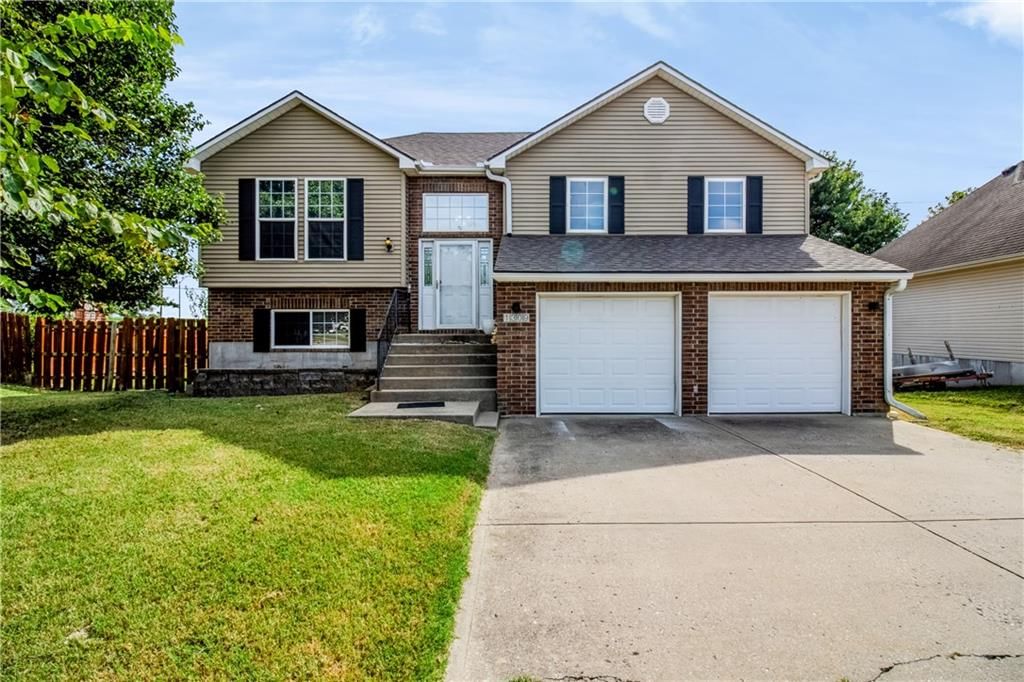 1309 Cloverleaf Court — photo 1