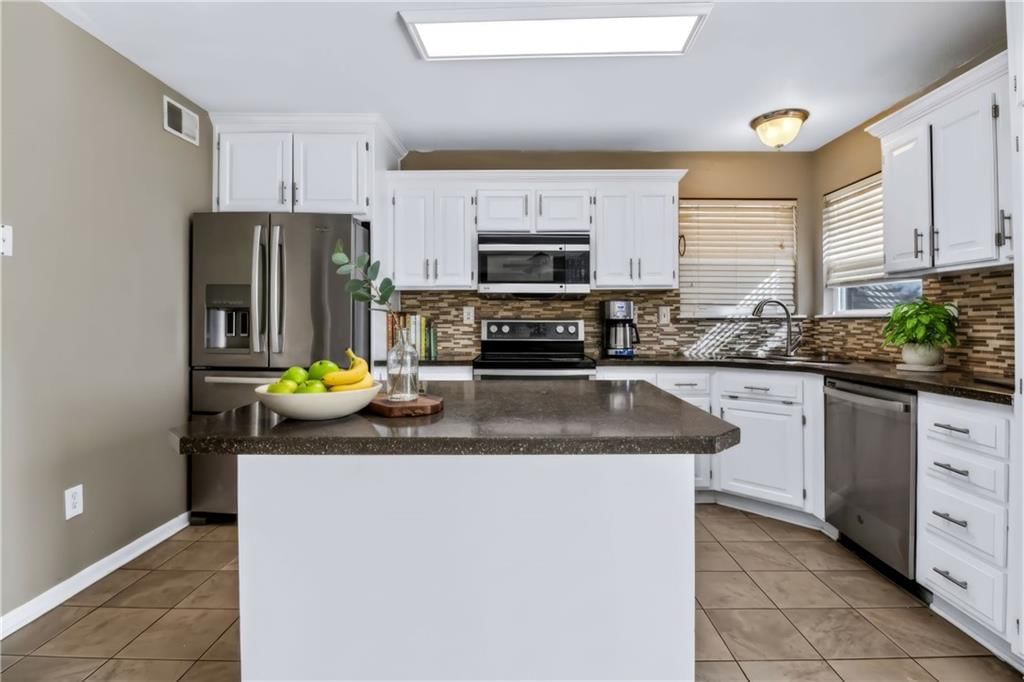 1309 Cloverleaf Court — photo 9