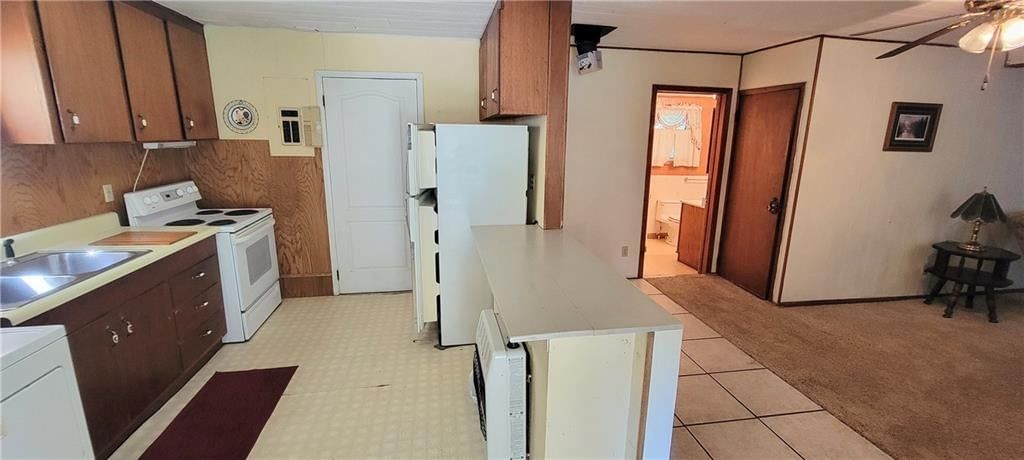 302 N Spruce Street — photo 4