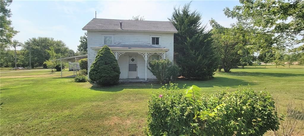302 N Spruce Street — photo 30