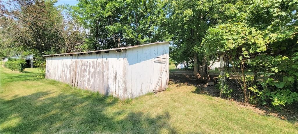 302 N Spruce Street — photo 33