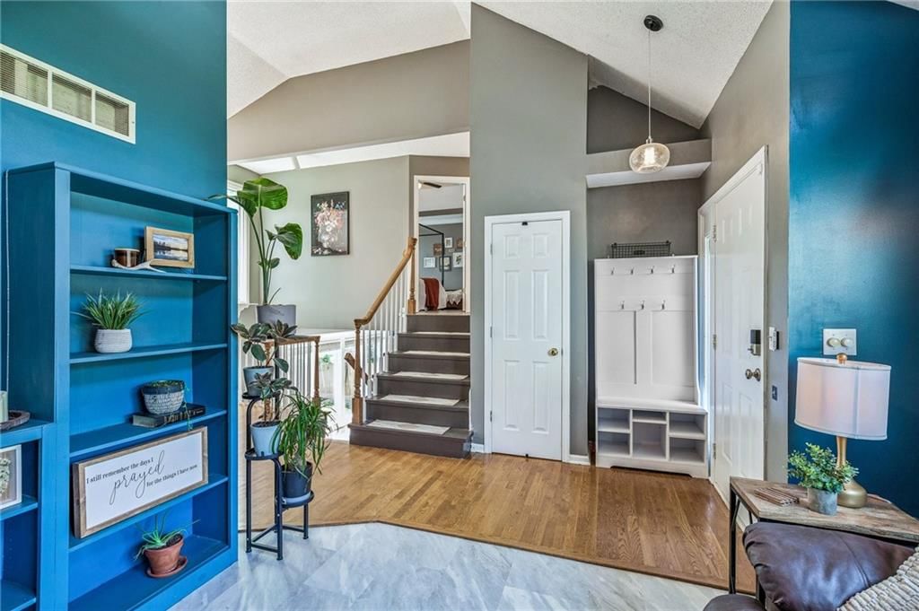 Photo 7 of 32 - 1101 NW 72nd Street, Kansas City, MO 64118