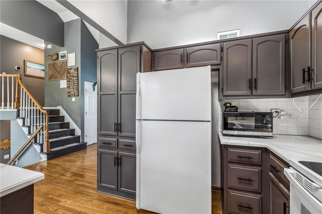 Photo 10 of 32 - 1101 NW 72nd Street, Kansas City, MO 64118