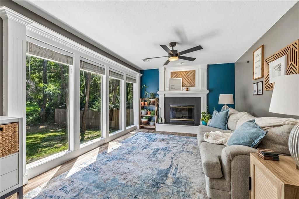 Photo 12 of 32 - 1101 NW 72nd Street, Kansas City, MO 64118
