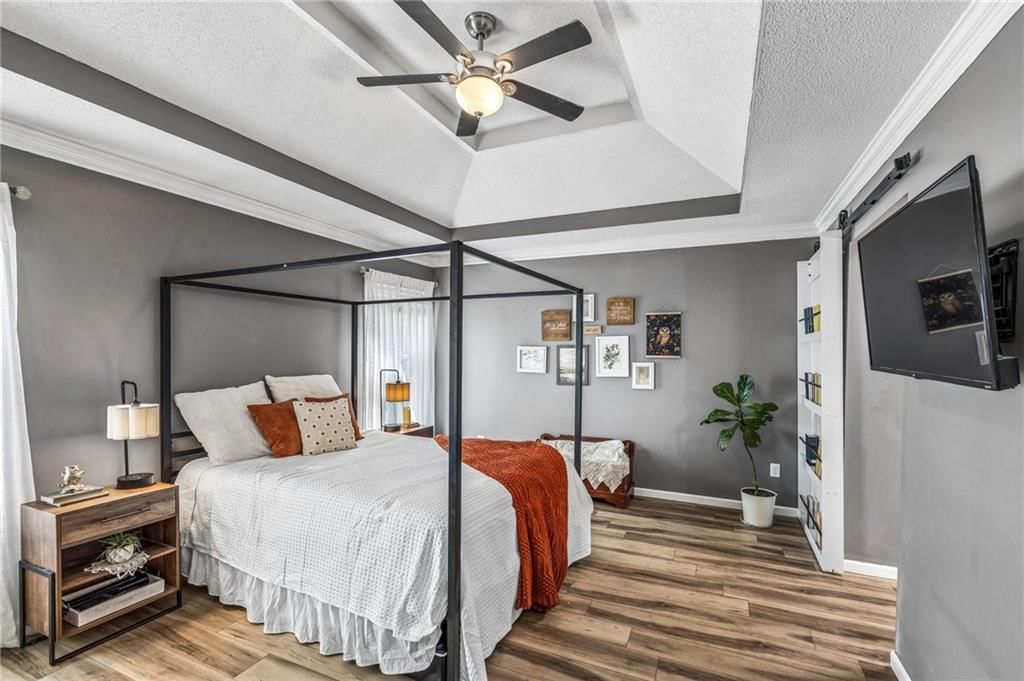 Photo 15 of 32 - 1101 NW 72nd Street, Kansas City, MO 64118