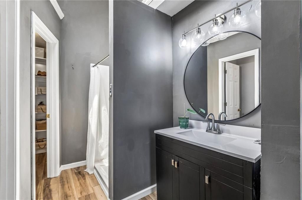 Photo 18 of 32 - 1101 NW 72nd Street, Kansas City, MO 64118