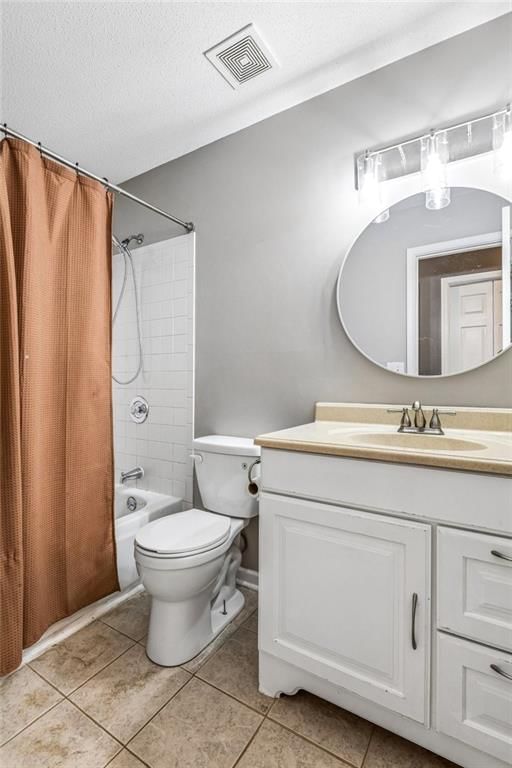 Photo 22 of 32 - 1101 NW 72nd Street, Kansas City, MO 64118