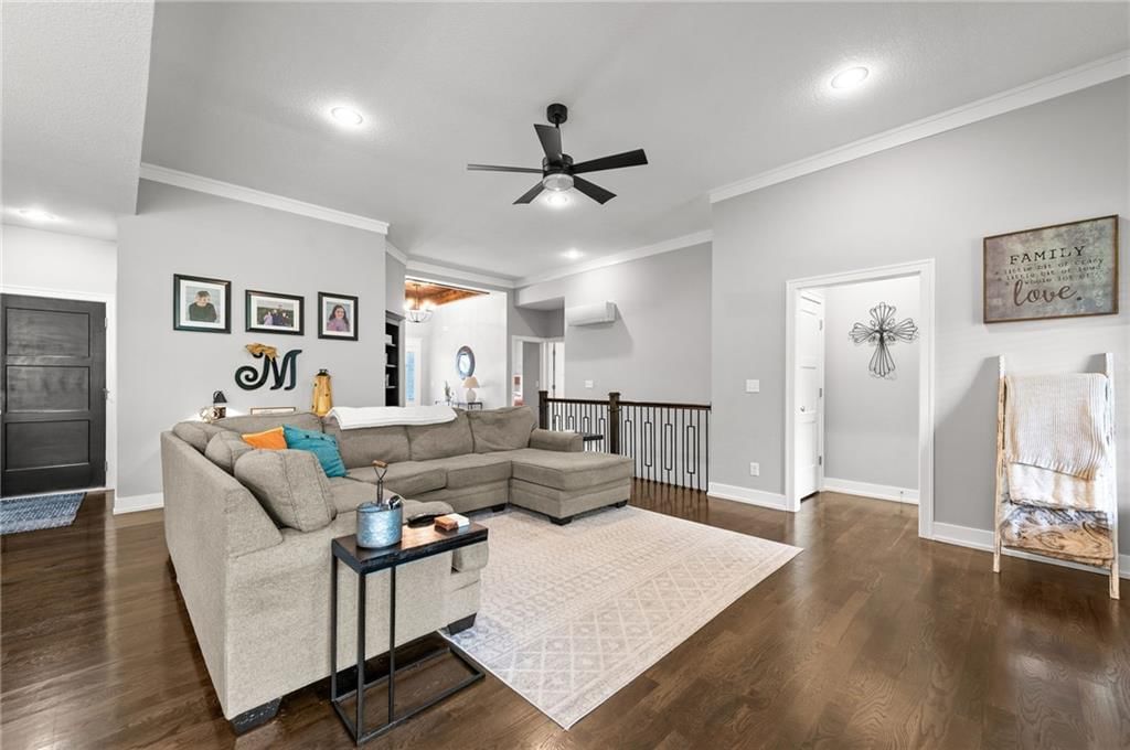 2104 Foxtail Drive — photo 5