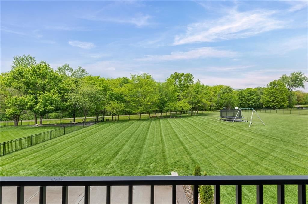 2104 Foxtail Drive — photo 10