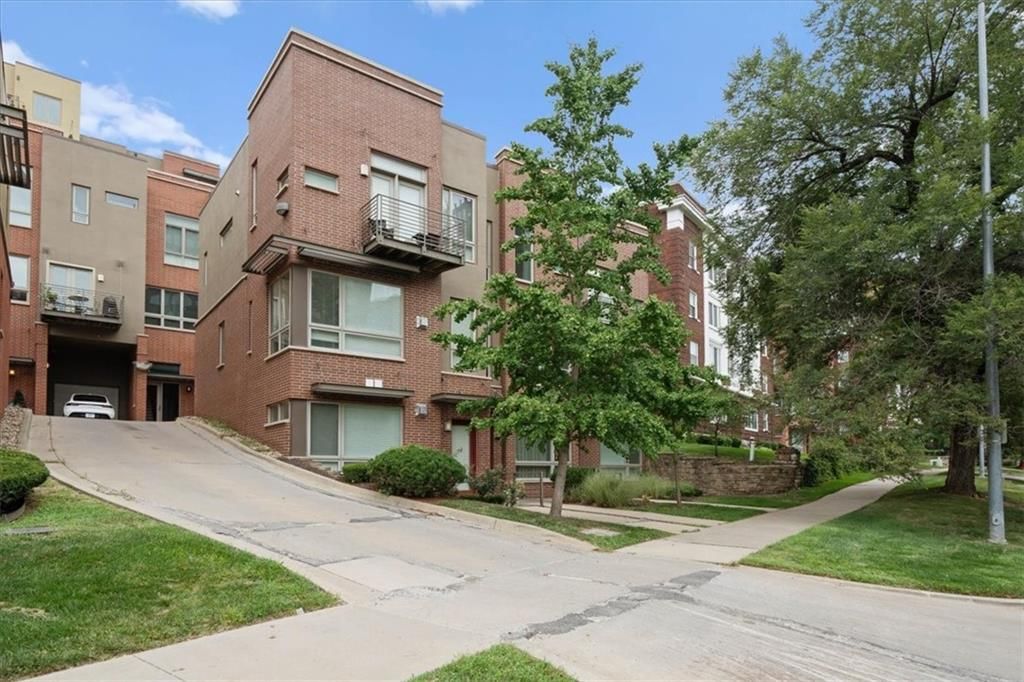 4524 Mill Creek Parkway — photo 2
