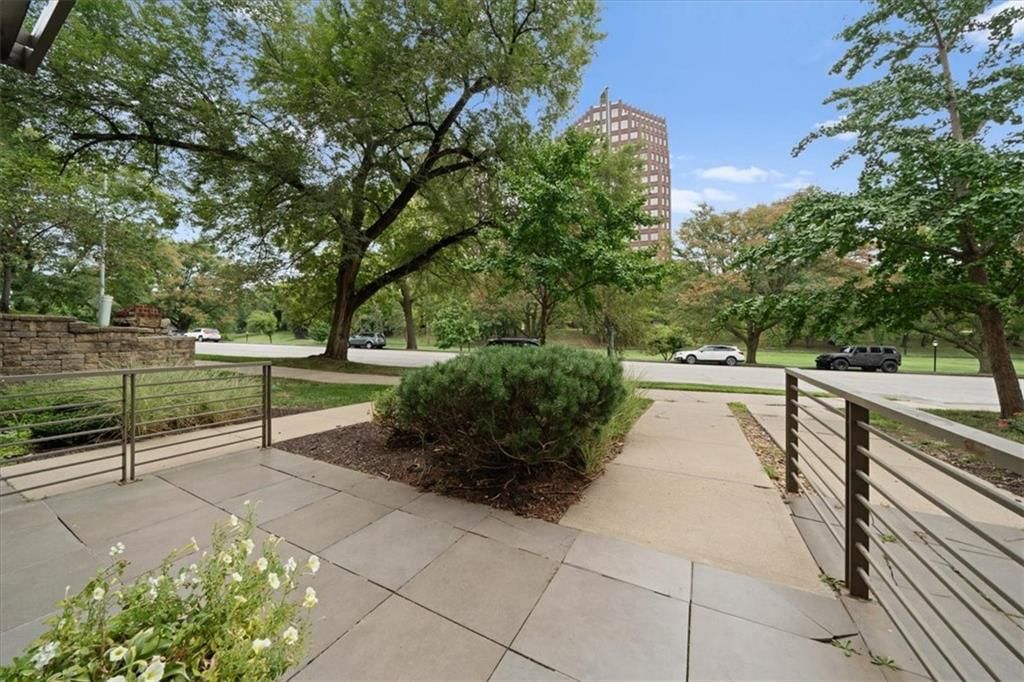 4524 Mill Creek Parkway — photo 4