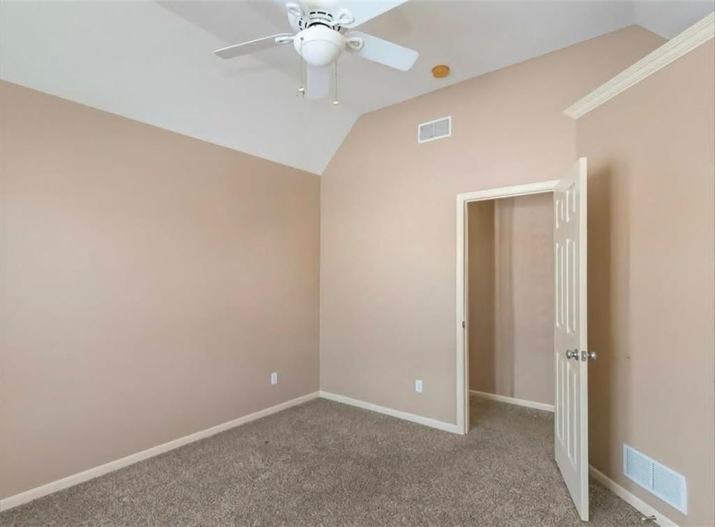 5701 NE Hidden Meadow Drive — photo 17