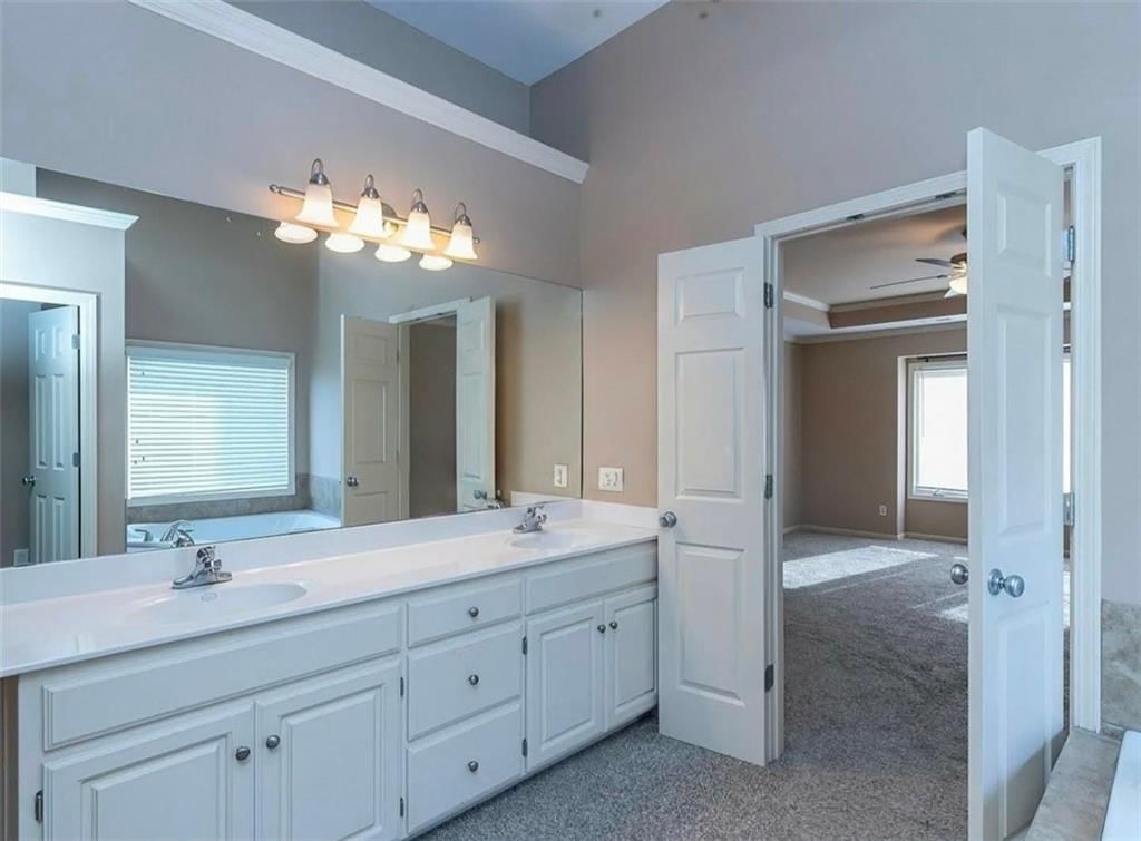 5701 NE Hidden Meadow Drive — photo 21