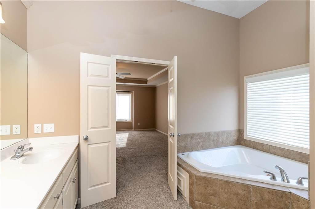 5701 NE Hidden Meadow Drive — photo 22