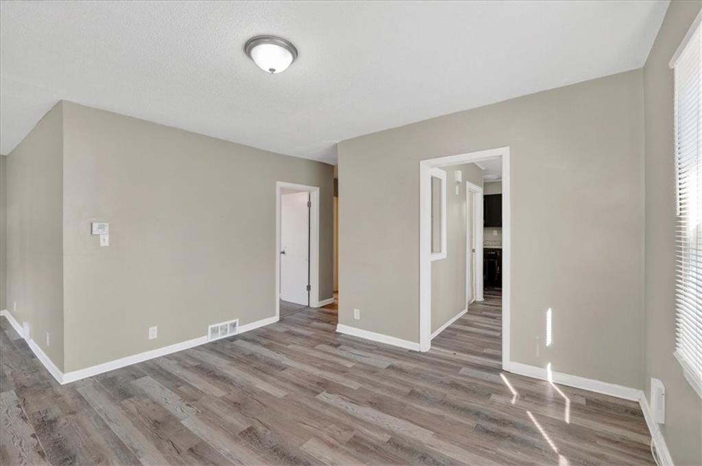 7205 Wabash Avenue — photo 12