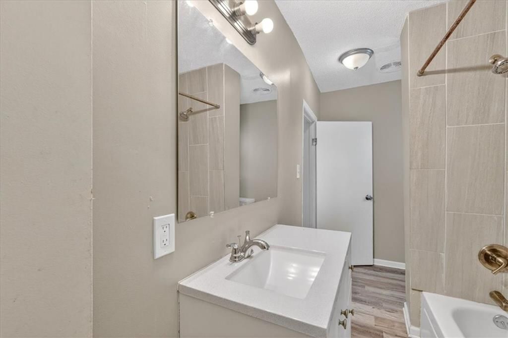 7205 Wabash Avenue — photo 25