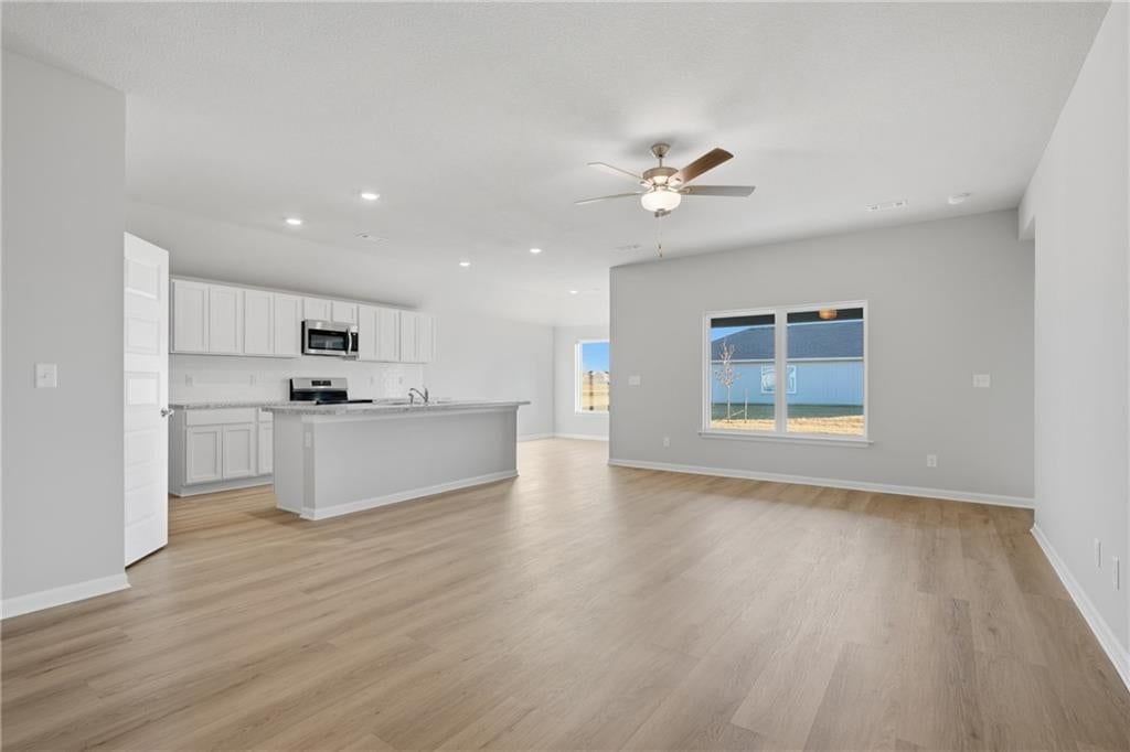 866 N Pear Street — photo 5