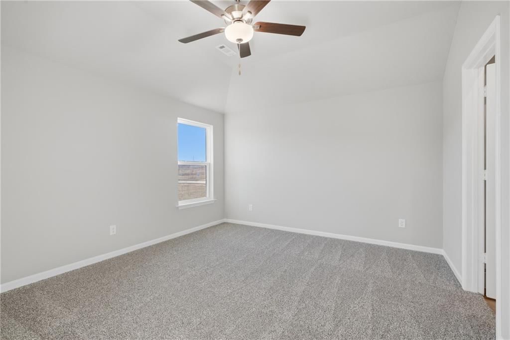 866 N Pear Street — photo 11