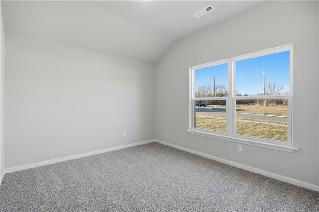 866 N Pear Street — photo 20