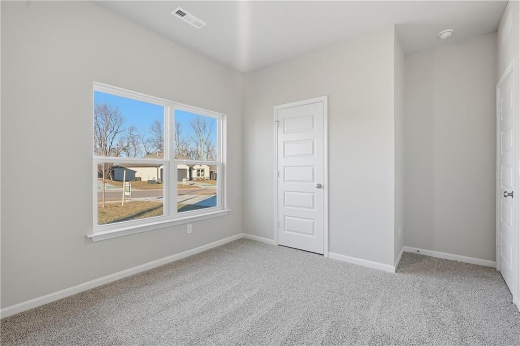 866 N Pear Street — photo 21