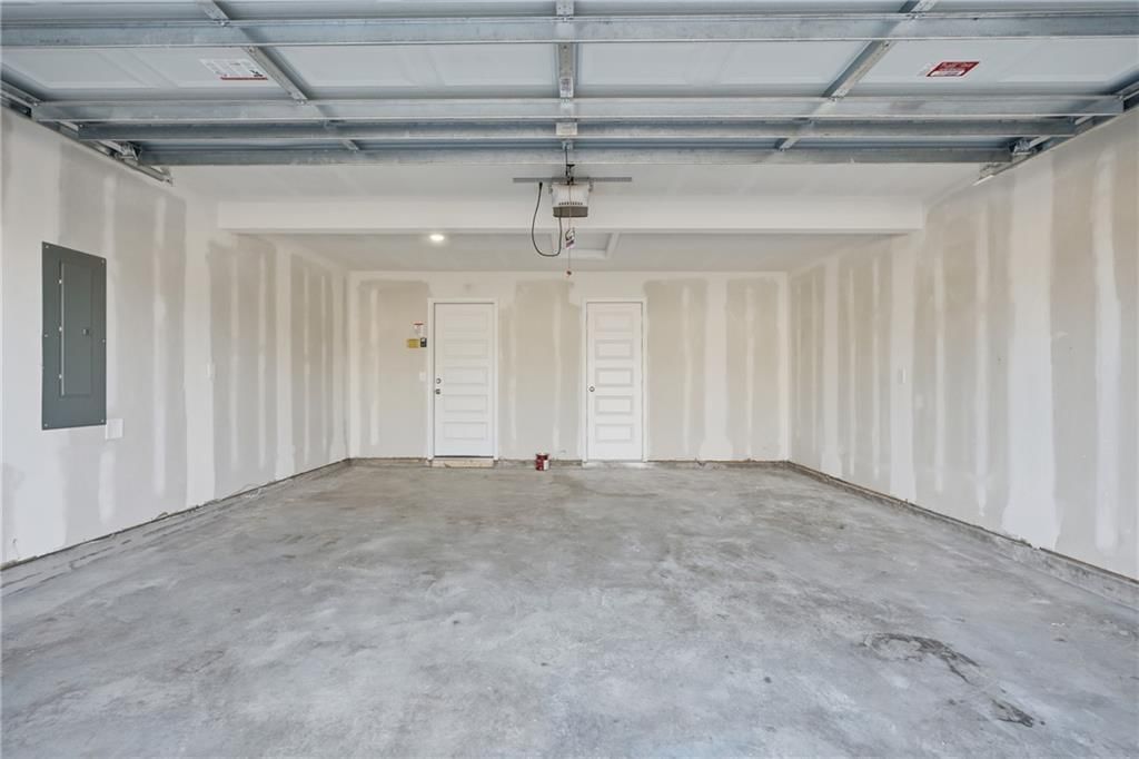 866 N Pear Street — photo 22