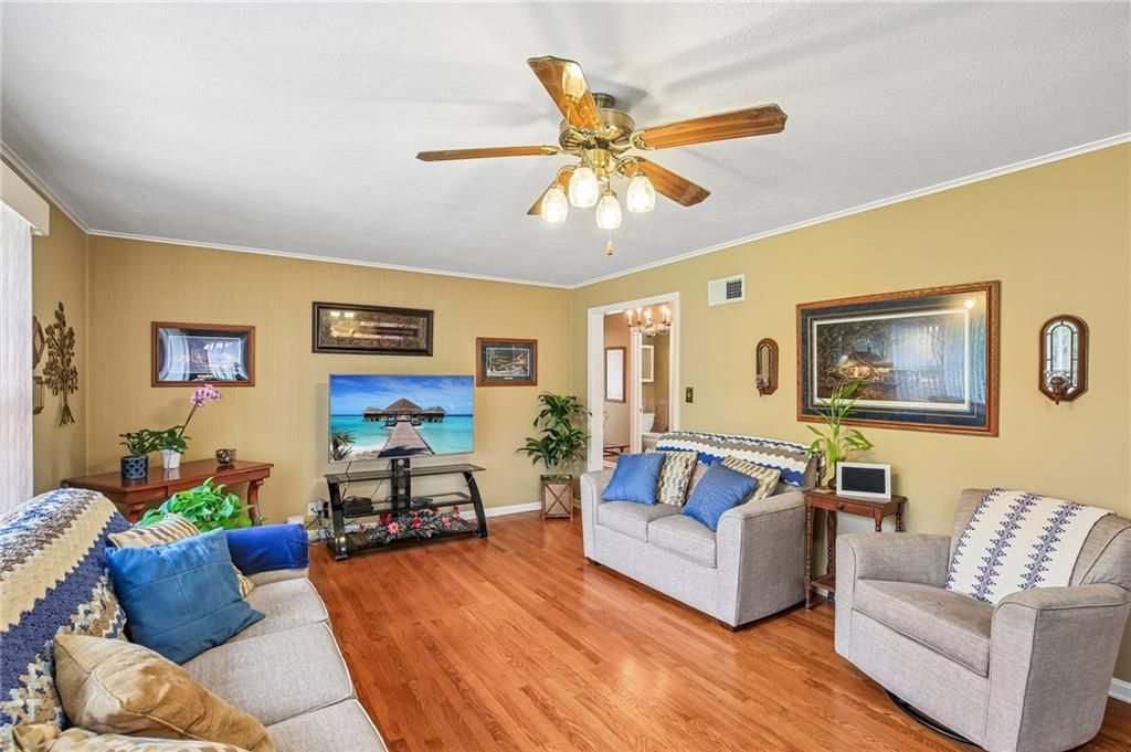 501 Eastwood Road — photo 6