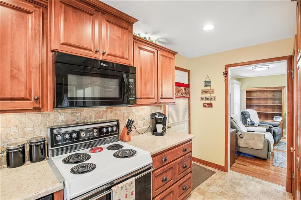 501 Eastwood Road — photo 14