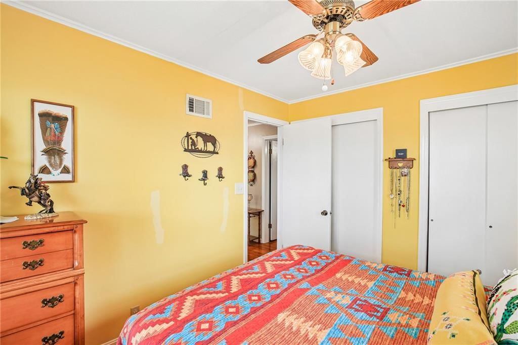 501 Eastwood Road — photo 18