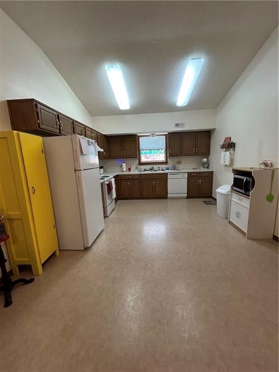 725 A & B Kiowa Street — photo 2