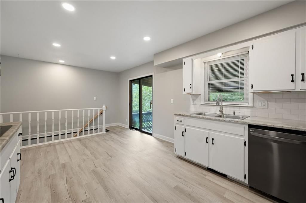705 NE Darwin Street — photo 10