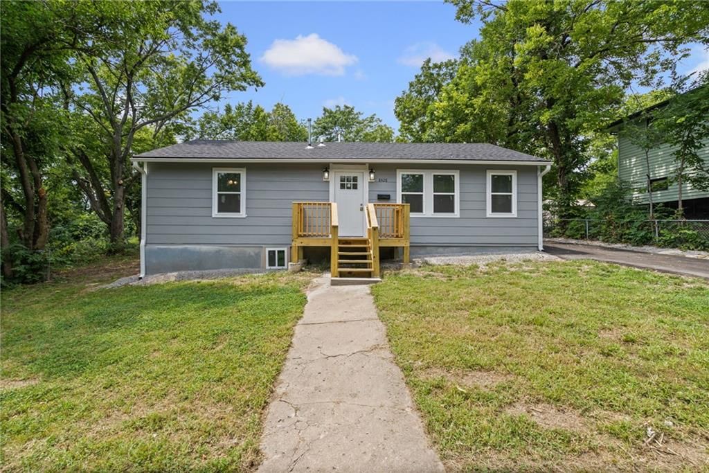 8428 Flora Avenue — photo 1