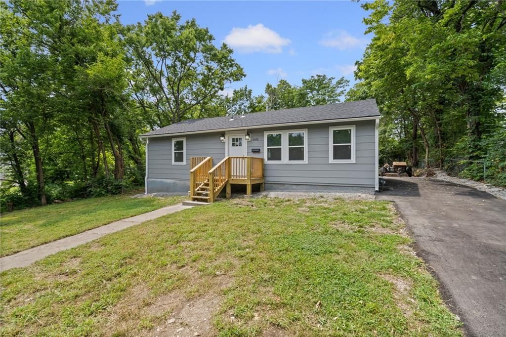 8428 Flora Avenue — photo 3
