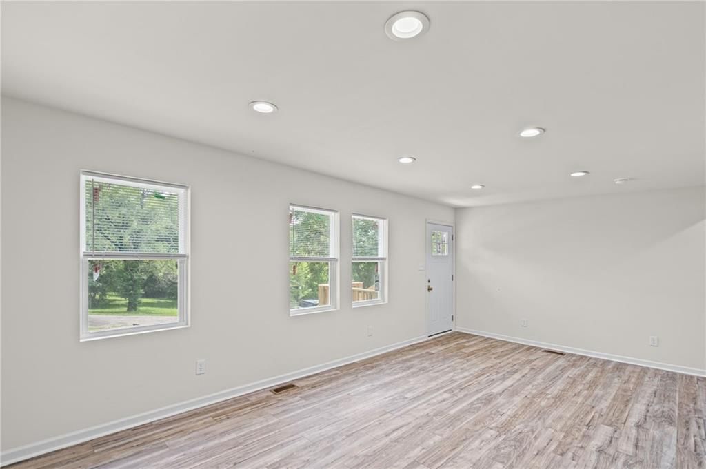 8428 Flora Avenue — photo 4
