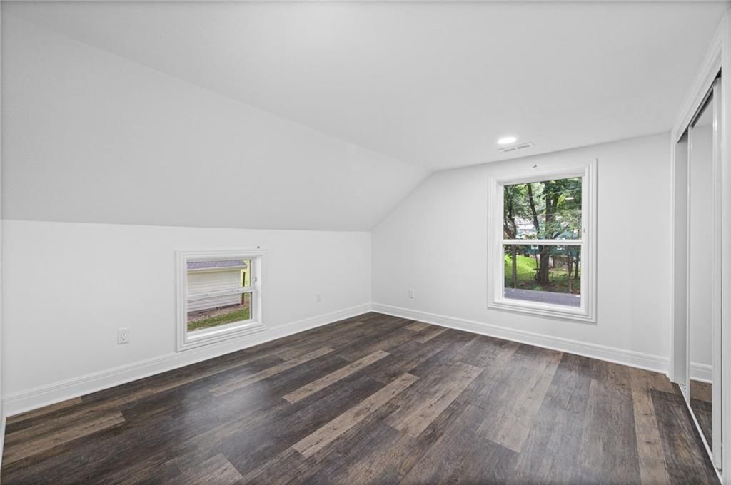 2800 Lafayette Avenue — photo 31