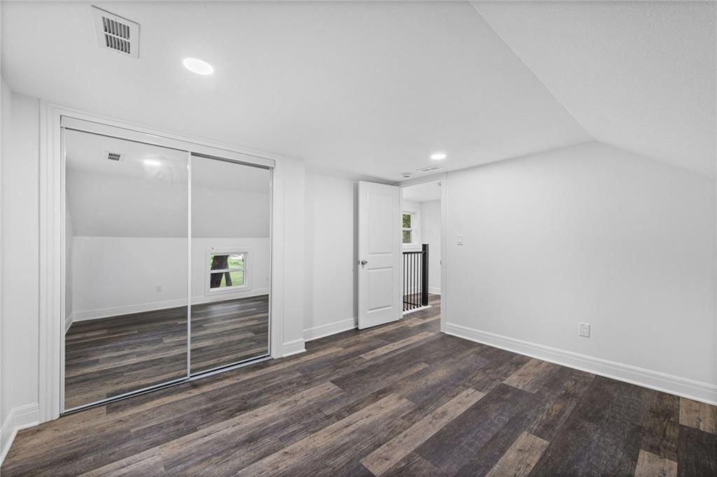 2800 Lafayette Avenue — photo 32